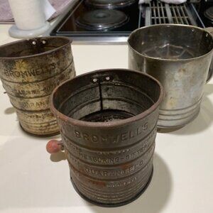Lot Vintage Bromwell's Measuring Flour Sifter 3 Cup Wooden Knob Stainless Steel